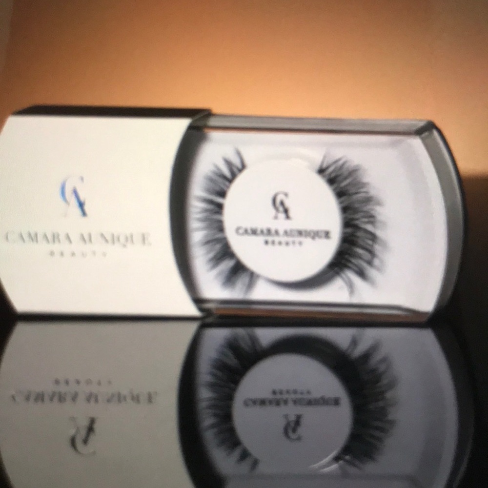 Camara Aunique Beauty  MARY faux mink Lashes